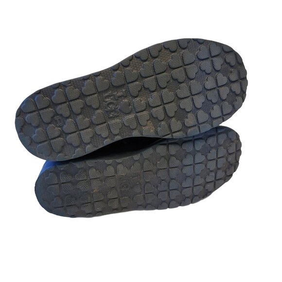 UGG Heart Print Suede Short Boots - Picture 7 of 9